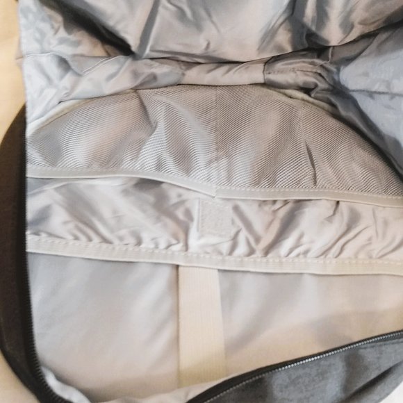 Curmio Grey Embroidery Travel Carry Case/Bag With Some Accessories - Picture 6 of 15